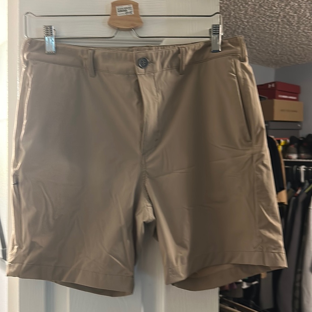 Cuts Clothing men’s short 6 inch inseam. 30 inch waist